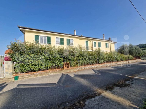 casa indipendente in vendita a Cisano sul Neva