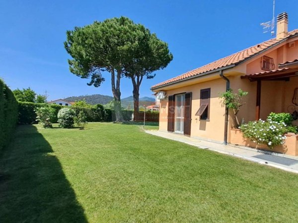 casa indipendente in vendita a Cisano sul Neva in zona Pianboschi