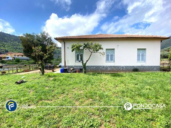 casa indipendente in vendita a Cisano sul Neva in zona Pianboschi