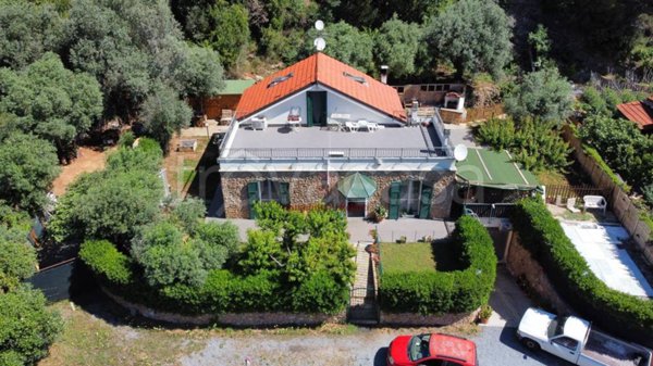 casa indipendente in vendita a Cisano sul Neva