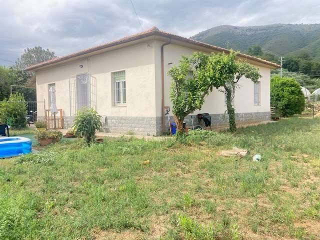 casa indipendente in vendita a Cisano sul Neva