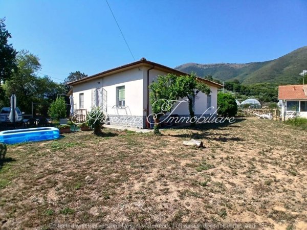 casa indipendente in vendita a Cisano sul Neva