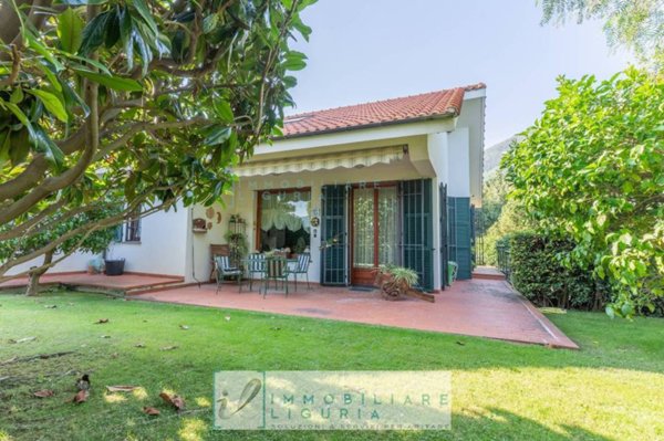 casa indipendente in vendita a Cisano sul Neva in zona Pianboschi