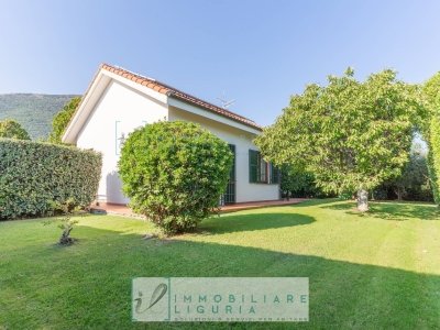 casa indipendente in vendita a Cisano sul Neva in zona Pianboschi