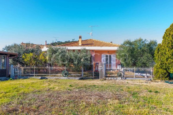 casa indipendente in vendita a Cisano sul Neva in zona Pianboschi