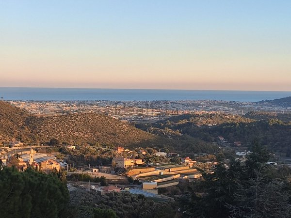 casa indipendente in vendita a Cisano sul Neva in zona Cenesi