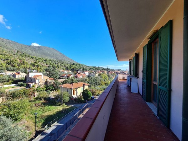 appartamento in vendita a Cisano sul Neva