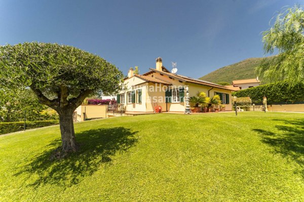 casa indipendente in vendita a Cisano sul Neva