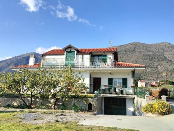 casa indipendente in vendita a Cisano sul Neva in zona Pianboschi