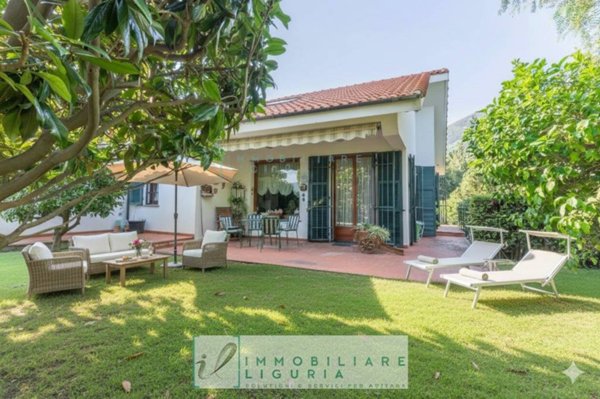 casa indipendente in vendita a Cisano sul Neva in zona Pianboschi