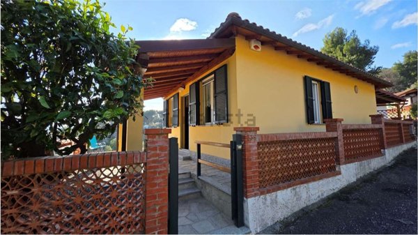 appartamento in vendita a Cisano sul Neva