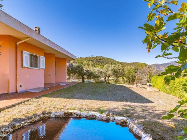 casa indipendente in vendita a Cisano sul Neva in zona Pianboschi