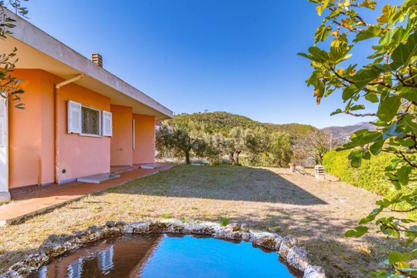 casa indipendente in vendita a Cisano sul Neva in zona Pianboschi