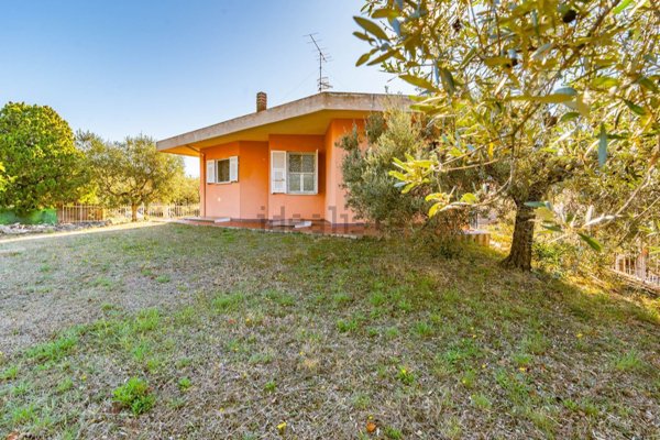 casa indipendente in vendita a Cisano sul Neva in zona Pianboschi