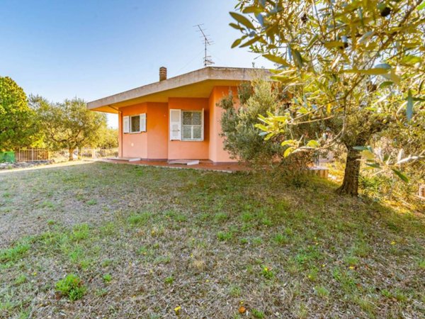 casa indipendente in vendita a Cisano sul Neva in zona Pianboschi