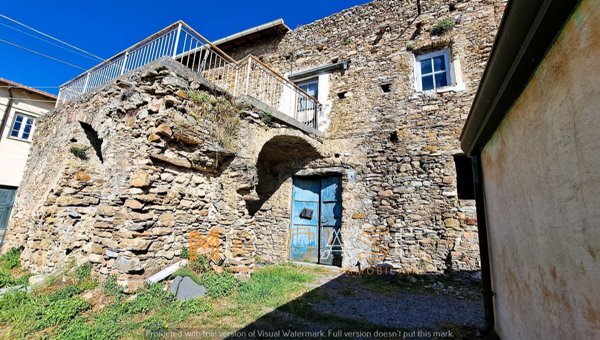 casa indipendente in vendita a Cisano sul Neva in zona Cenesi