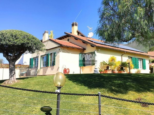 casa indipendente in vendita a Cisano sul Neva in zona Pianboschi