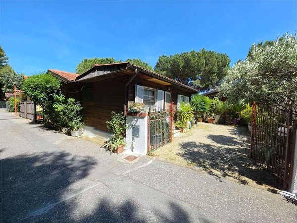 casa indipendente in vendita a Cisano sul Neva in zona Cenesi