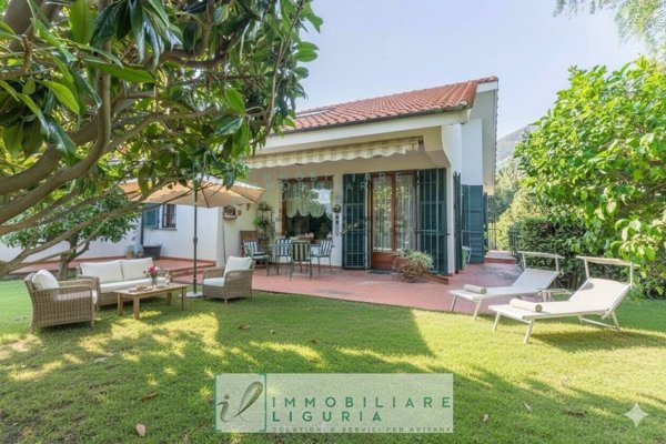 casa indipendente in vendita a Cisano sul Neva in zona Pianboschi