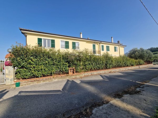 casa indipendente in vendita a Cisano sul Neva in zona Pianboschi