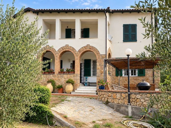 casa indipendente in vendita a Cisano sul Neva in zona Conscente