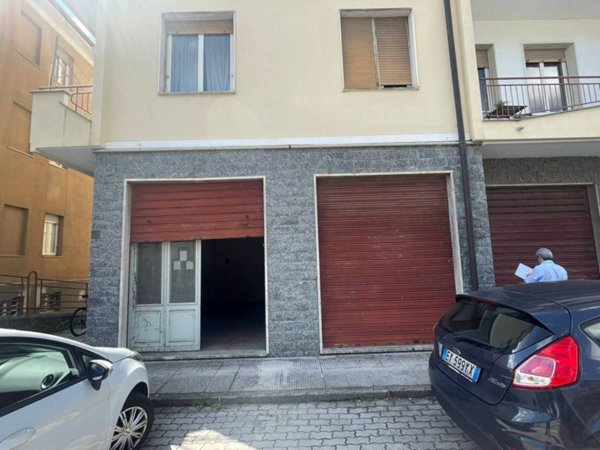 locale commerciale in vendita a Cosseria