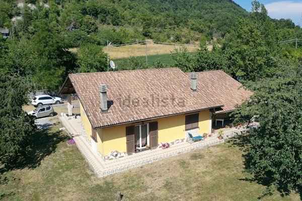 casa indipendente in vendita a Cosseria in zona Lidora