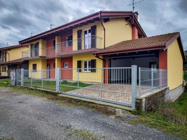 casa indipendente in vendita a Dego