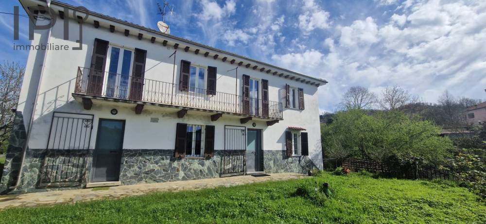 casa indipendente in vendita a Dego