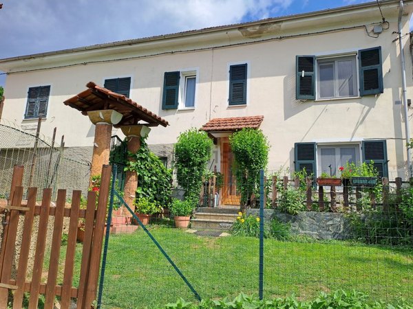 casa indipendente in vendita a Dego