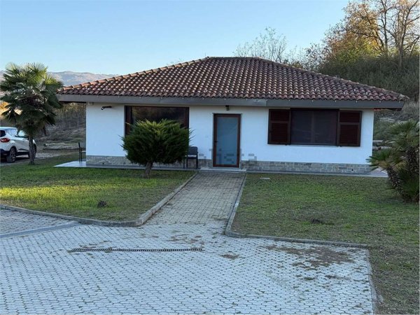 casa indipendente in vendita a Dego