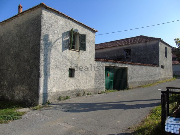 casale in vendita a Dego