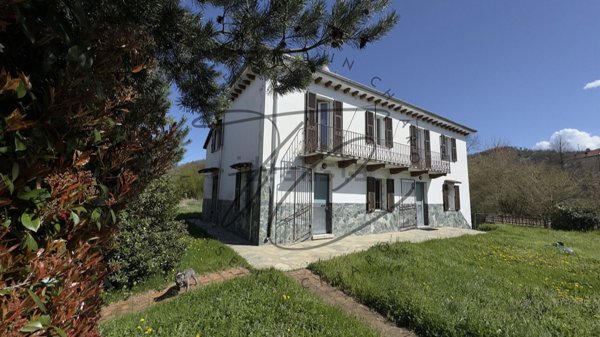 casa indipendente in vendita a Dego