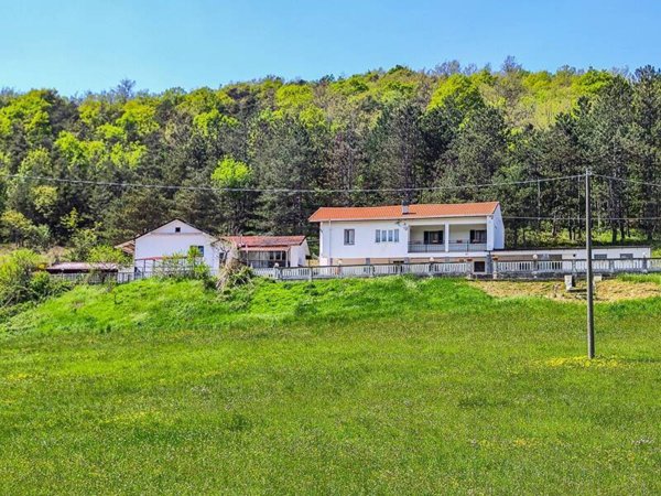 casale in vendita a Dego