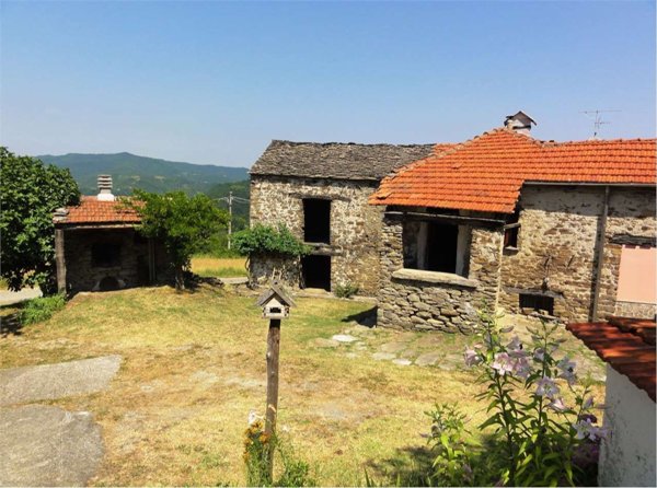 casale in vendita a Dego