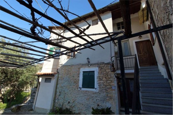 casa indipendente in vendita ad Erli