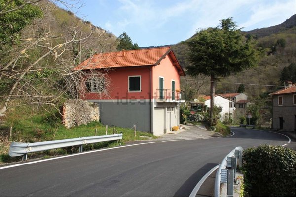 casa indipendente in vendita ad Erli