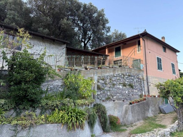 casa indipendente in vendita ad Erli