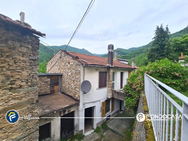 casa semindipendente in vendita ad Erli