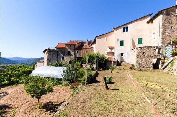 casa indipendente in vendita ad Erli