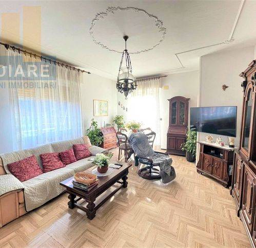 appartamento in vendita a Finale Ligure in zona Calvisio