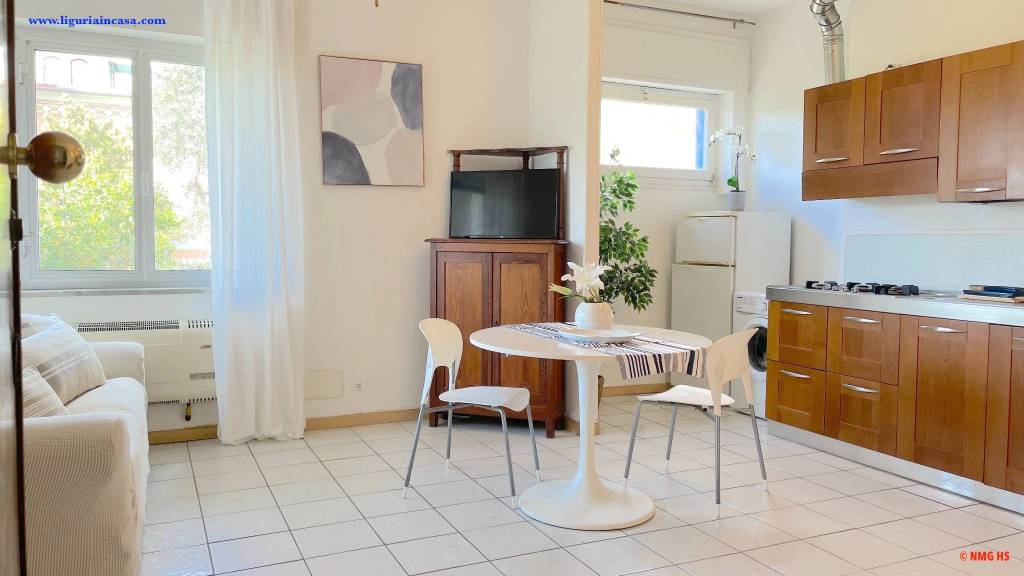 appartamento in vendita a Finale Ligure in zona Varigotti