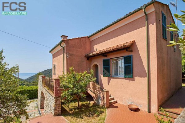 casa indipendente in vendita a Finale Ligure in zona Gorra