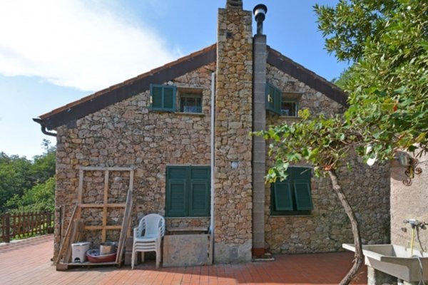 casa indipendente in vendita a Finale Ligure