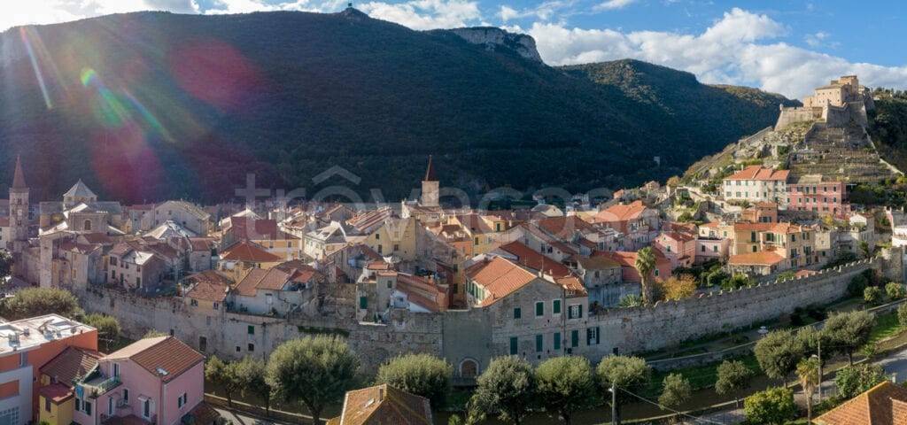 appartamento in vendita a Finale Ligure