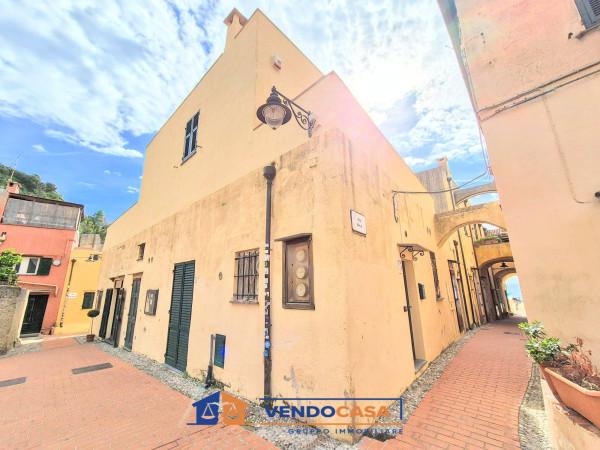 appartamento in vendita a Finale Ligure in zona Varigotti