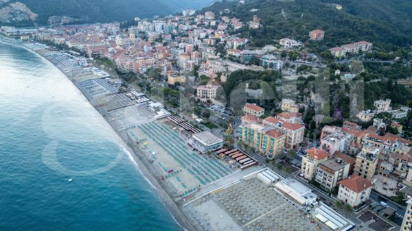 appartamento in vendita a Finale Ligure