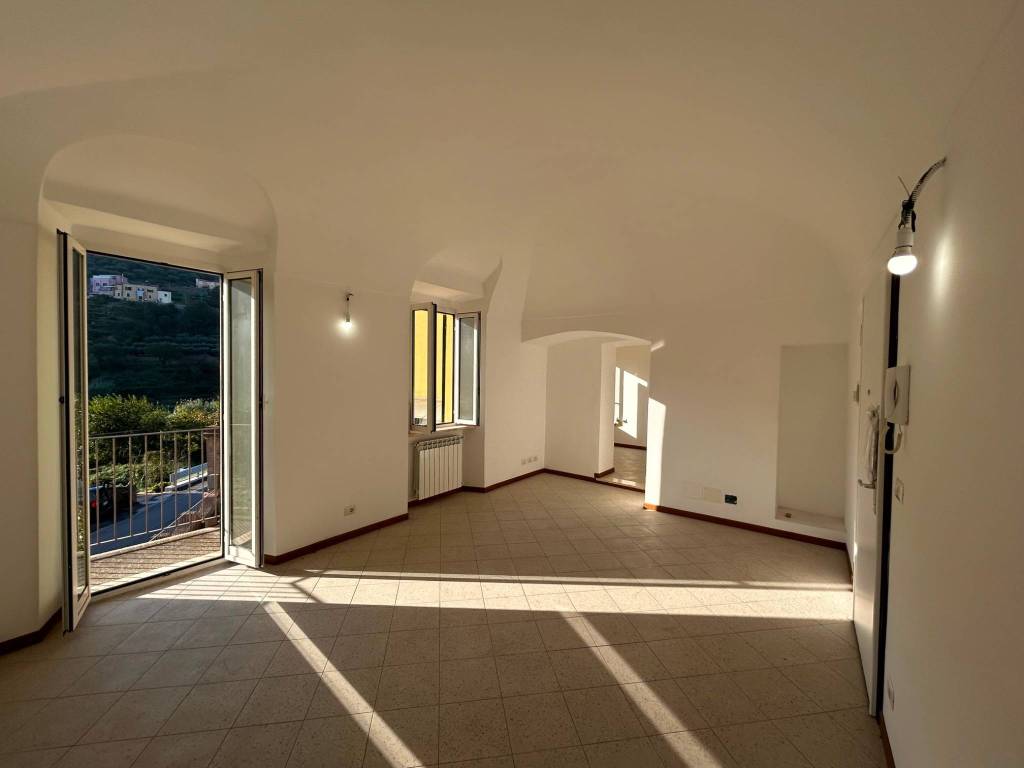 appartamento in vendita a Finale Ligure in zona Perti