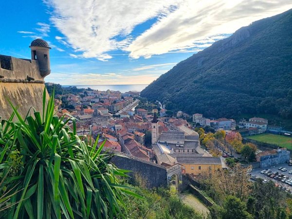 appartamento in vendita a Finale Ligure
