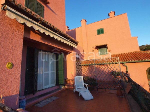 casa indipendente in vendita a Finale Ligure
